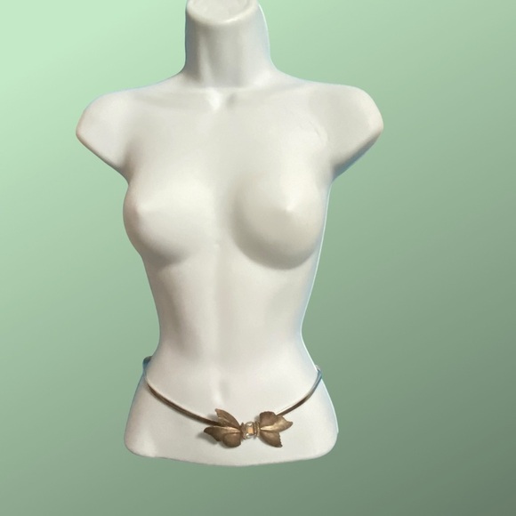 Silver Tone Flower Stretch Belt - Picture 1 of 10